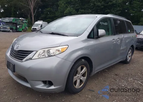 2011 Toyota Sienna Le V6 z USA, uszkodzony, nr VIN 5TDKK3DC2BS044879
